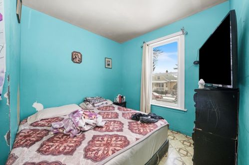 5346 Washtenaw Ave, Chicago IL  60625-3415 exterior