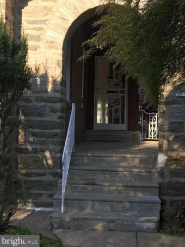 6906 19th St, Philadelphia, PA 19126-1505