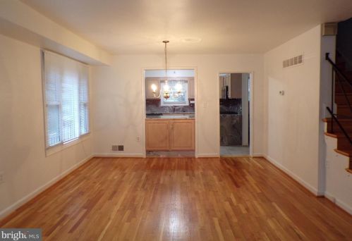 133 Taylor Run Pkwy, Alexandria VA  22314-4978 exterior