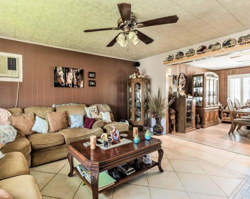 72 Nehring Ave, Babylon, NY 11702-2426