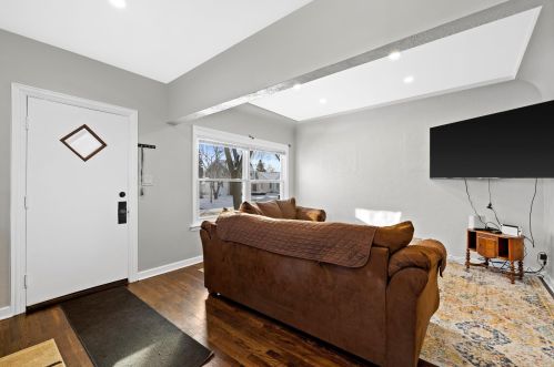 1937 95th St, Milwaukee WI  53227-1414 exterior