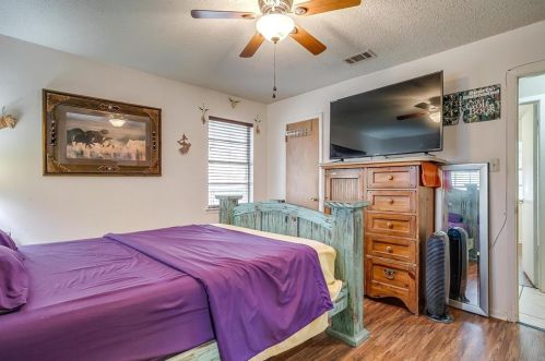 240 Cindy Ln, Burleson TX 76028-3842 exterior