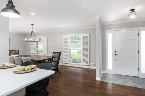 4094 Candler Lake Ct, Atlanta GA  30319-1728 exterior