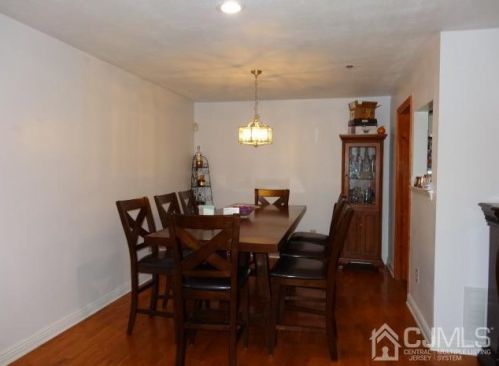 404 Lafayette Rd, Metuchen NJ  08840-2980 exterior