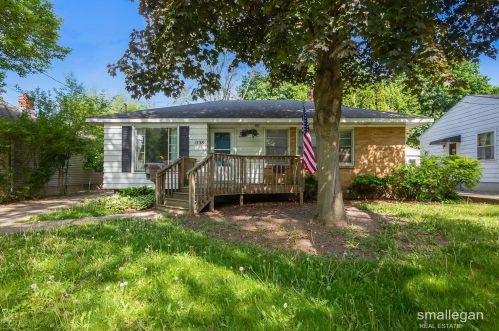 1338 Herrick Ave, Grand Rapids, MI 49505-5539