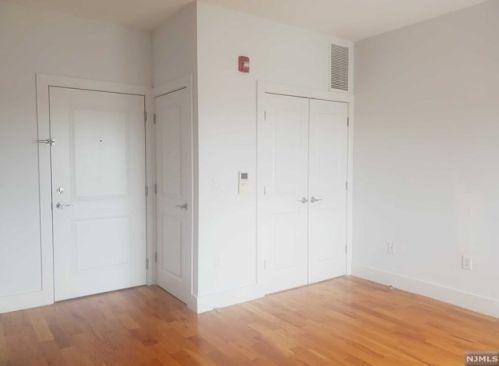 1208 Summit Ave, Union City NJ  07087-6214 exterior