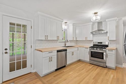 1909 Beulah Rd, Pittsburgh PA  15235-5006 exterior