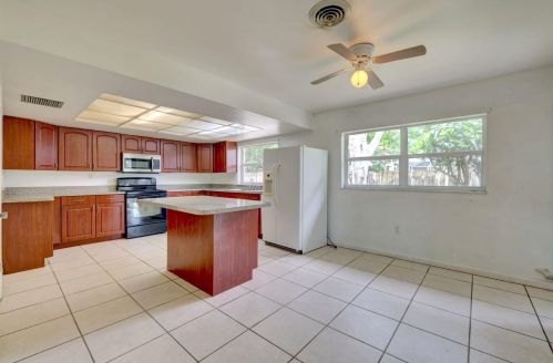 1201 Texas Ct, Fort Pierce FL 34950-9265 exterior