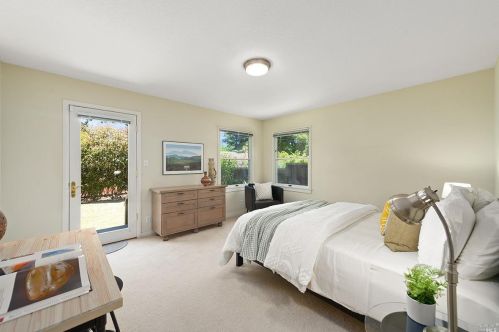 82 Chaucer Dr, Concord CA 94521-3301 exterior