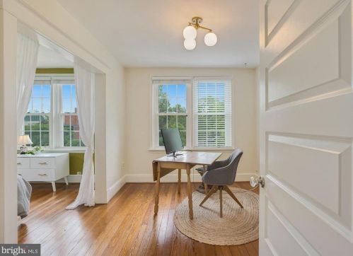 2602 Commonwealth Ave, Alexandria VA 22305-2526 exterior