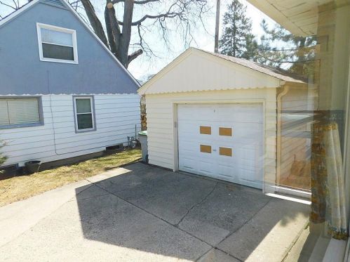 3668 1st St, Milwaukee WI  53207-3215 exterior