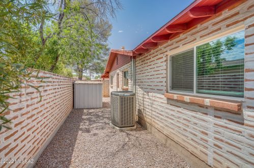 5841 Baker St, Tucson AZ  85711-2409 exterior