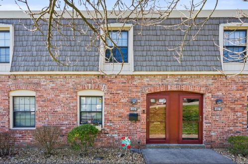 698 Carriage Cir, Pittsburgh, PA 15205-1627