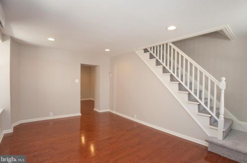 379 Martin St, Philadelphia, PA 19128-4842