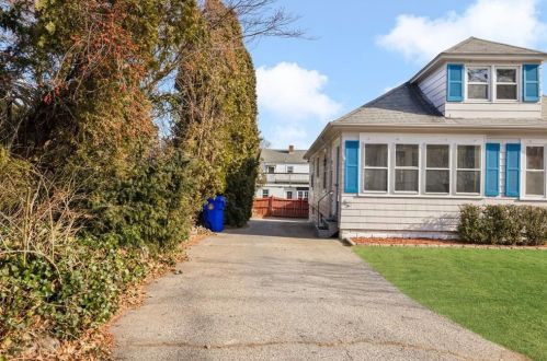 65 Capitol View Ave, Providence, RI 02908-1008