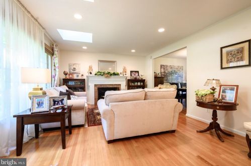 11708 Magruder Ln, Rockville MD  20852-4368 exterior