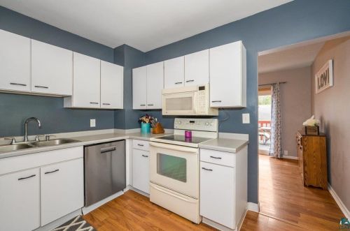 2211 11 St, Duluth MN 55806-1201 exterior