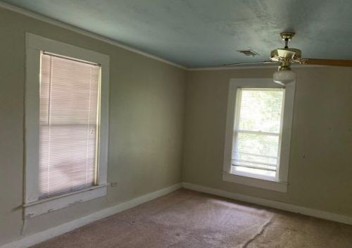 340 Bush Dr, Huntsville TX 77320-3402 exterior