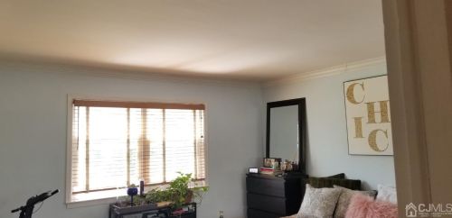 192 Evergreen Rd, Edison NJ  08837-2450 exterior