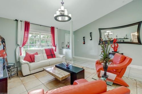 2780 6th Ave, Naples, FL 34120-4942