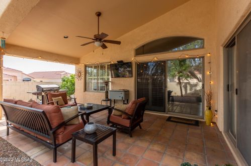 11082 Desert Flower Dr, Tucson AZ 85737-7054 exterior