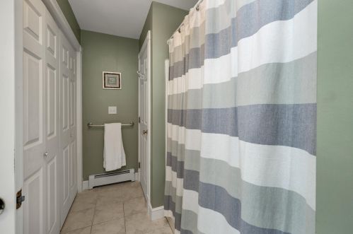 54 Border Winds Ave, Seabrook NH 03874-4461 exterior