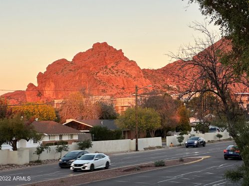 4111 Camelback Rd, Phoenix AZ  85018-2728 exterior