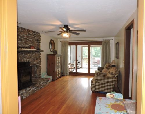 30 Jones Rd, Sutton MA 01590-2705 exterior