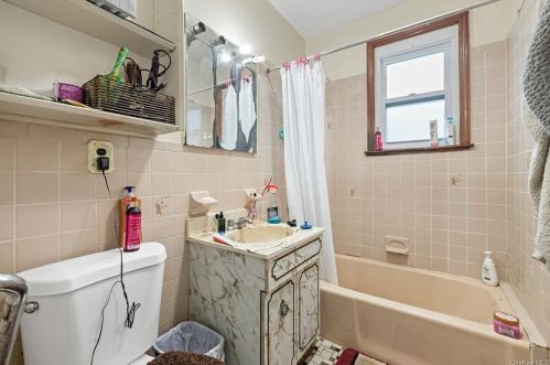 1506 Crosby Ave, Bronx NY 10461-4901 exterior