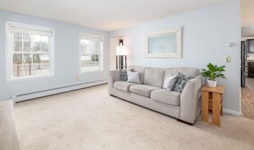 24 Amy Way, Concord NH  03303-1045 exterior