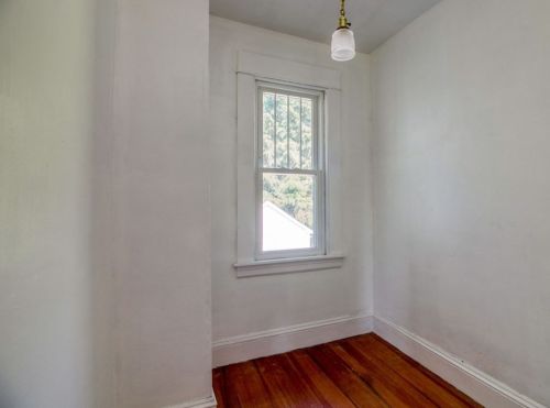 166 Nelson St, West Springfield MA  01089-3043 exterior