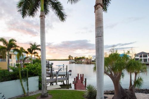 125 Jamaica Dr, Naples FL 34113-4057 exterior