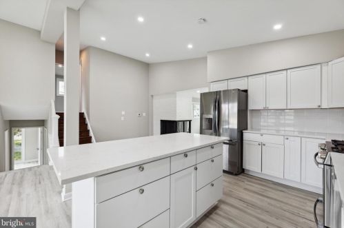 4000 Javins Dr, Alexandria VA  22310-2037 exterior