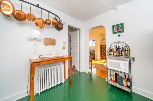 910 Davis St, Kalamazoo MI 49008-1195 exterior