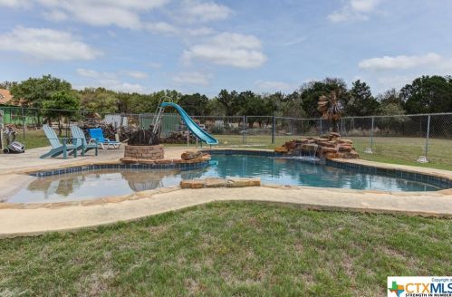 32070 Jay Bird Ln, Spring Branch TX exterior