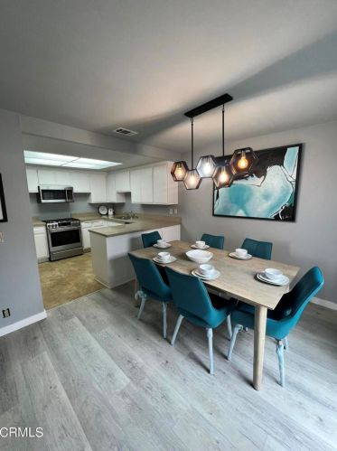 636 Holly Ave, Oxnard CA  93036-1931 exterior