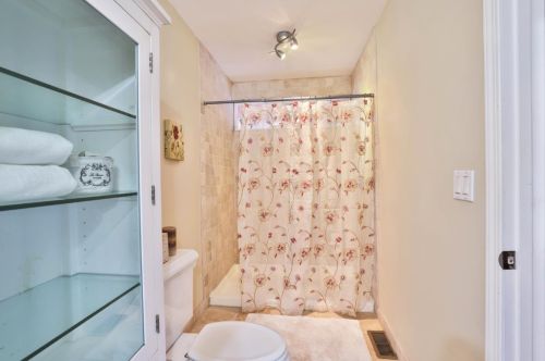 6331 Pearlroth Dr, San Jose, CA 95123-5251