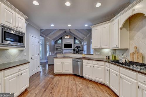 8760 Glasgow Pointe, Duluth GA 30097-6606 exterior