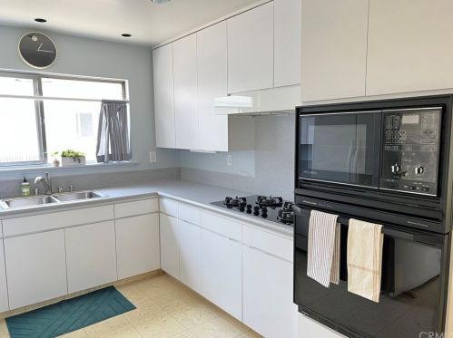 4260 Porter Ave, Fullerton CA 92833-3457 exterior