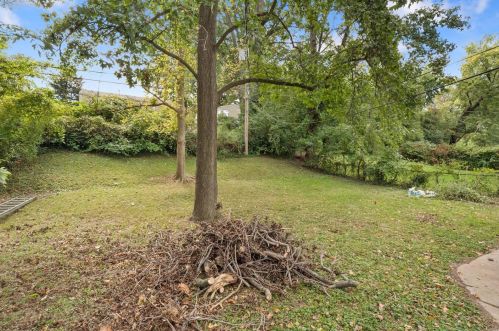 1044 Renshaw Dr, Saint Louis MO 63135-2833 exterior