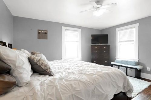 1670 Hillsdale Ave, Pittsburgh PA 15216-1870 exterior