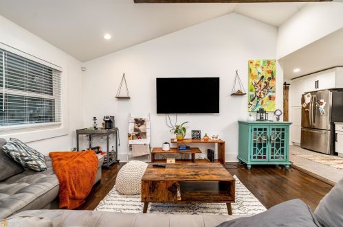 2930 Eleanor Ter, Atlanta GA  30318-6014 exterior