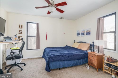 922 4 St, Philadelphia PA 19147-4104 exterior