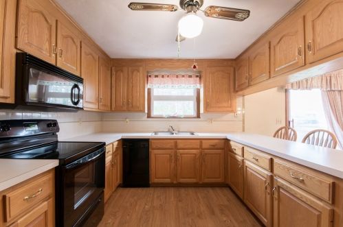 30 Donna Ter, Taunton MA 02780-2801 exterior