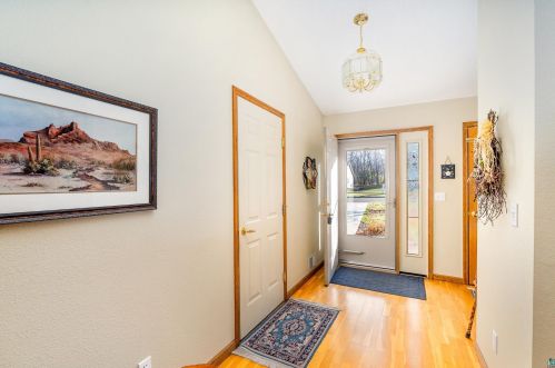 331 Hickory St, Duluth MN 55811-4814 exterior