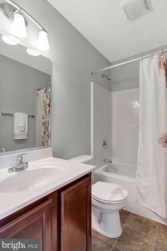 202 Ctr St, Hanover PA 17331-2829 exterior