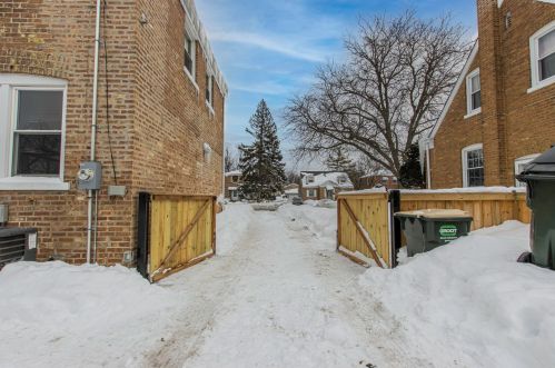 2242 15 Ave, Broadview IL 60155-4006 exterior