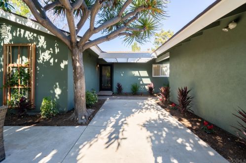 14291 Prospect Ave, Tustin CA  92780-2316 exterior