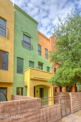 2447 Autumn Flower Dr, Tucson, AZ 85718-6688