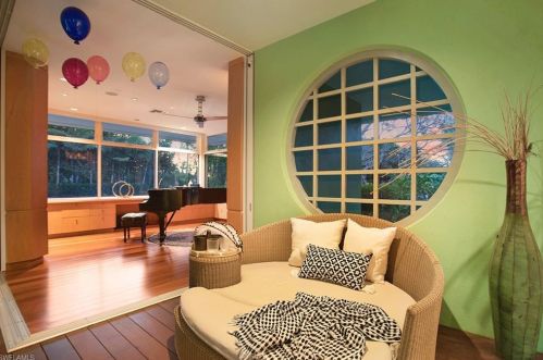 132 St, Naples FL 34108-2921 exterior